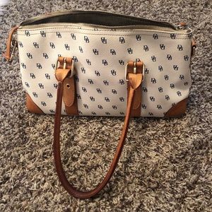 Dooney and Bourke tote